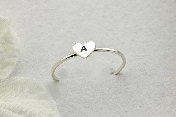 Initialenring aus Sterling Silber - Personalisierter Initialenring - JAEE Namensschmuck