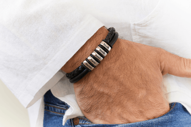 Herrenarmband mit gravierten Ringen - Lederarmband mit namen - JAEE Namensschmuck