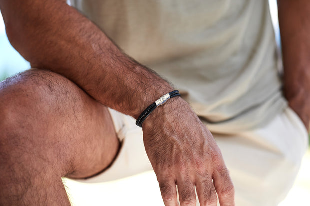 Herren Lederarmband | SCRIPTUM | mit Handschrift-Gravur