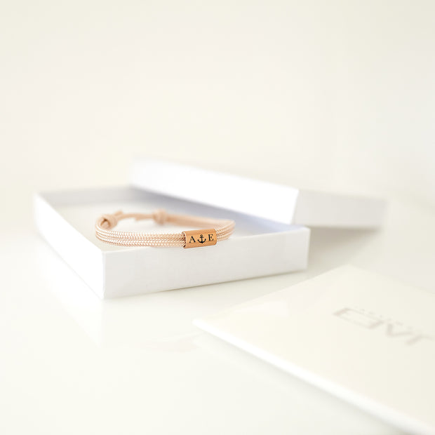 Feines Segeltauarmband mit Gravur | Minimalistisch & Unisex