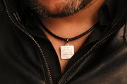 Leder Halskette mit Edelstahl Kettenanhänger Kalender - JAEE Design