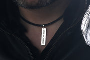 Halskette mit Gravur silber vertikal - Personalisierte Silberhalskette  - personalisiertes Geschenk - JAEE Design