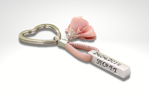 Personalisierter Schlüsselanhänger für Damen - Personalisierte Schlüsselanhänger mit Gravur - JAEE Namensschmuck