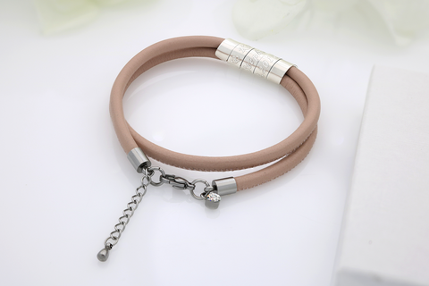 Geburtstagsgeschenk - Leder personalisiertes Armband - Damen Wickelarmband - JAEE Design